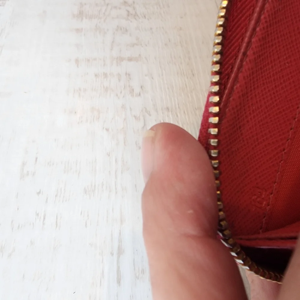 Prada Wallet - Picture 11 of 16